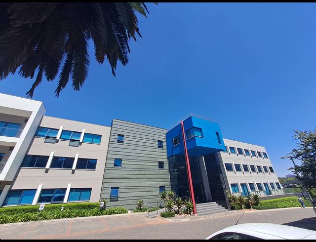 1,200M² OFFICE TO LET IN WAVERLEY